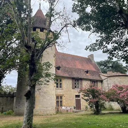 In A Renaissance Castle 아파트 *